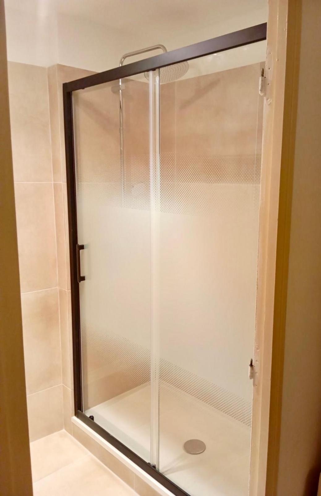 Appartement Calme, A 2 Pas Du Palais Des Papes, Au 3Eme Etage Avignon Bagian luar foto
